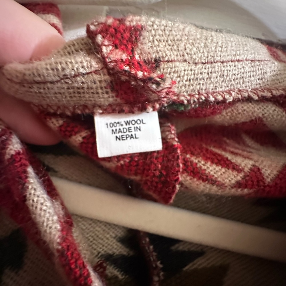Wool Red Geometric Patterned Poncho - Picture 5 of 5
